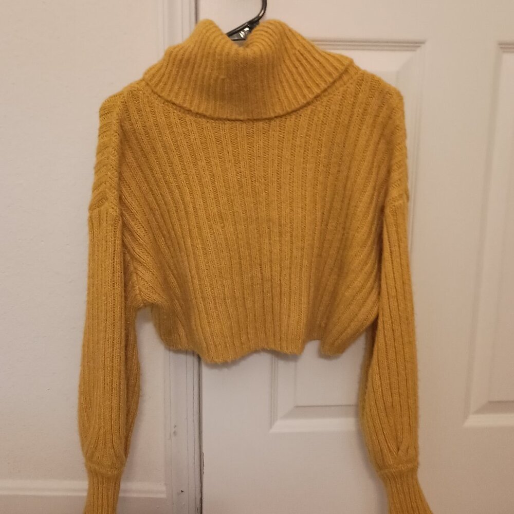 Urban Outfitters Yellow Cropped Turtleneck Sweater Size S
